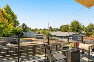 9251 Palatine Ave N, Seattle, WA 98103 - Photo 22