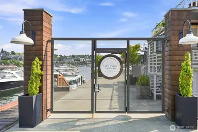 2309 N Northlake Way #15, Seattle, WA 98103 - Photo 2