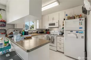 827 NW 62nd St, Seattle, WA 98107 - Photo 18