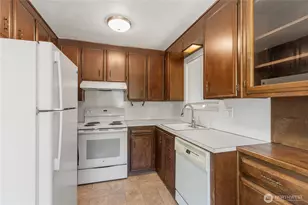 827 NW 62nd St, Seattle, WA 98107 - Photo 6