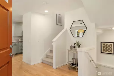 8021 9th Avenue NW, Seattle, WA 98117 - Photo 2
