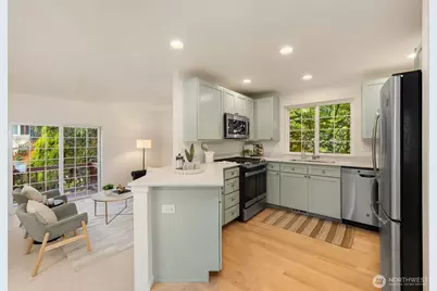 8021 9th Avenue NW, Seattle, WA 98117 - Photo 10