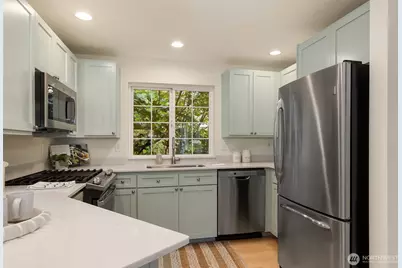 8021 9th Avenue NW, Seattle, WA 98117 - Photo 12
