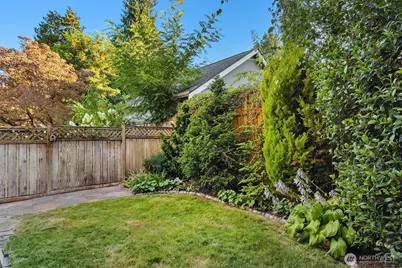 8021 9th Avenue NW, Seattle, WA 98117 - Photo 16