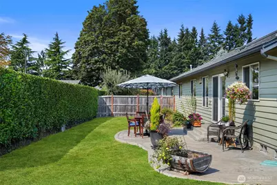 8228 226th Street SW #A/B, Edmonds, WA 98026 - Photo 10