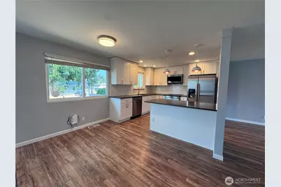 422 116th Place SW, Everett, WA 98204 - Photo 2