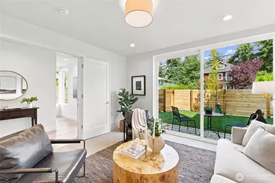 2647 Walnut Avenue SW #B, Seattle, WA 98116 - Photo 4