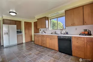 326 Renton Ave S, Renton, WA 98057 - Photo 10