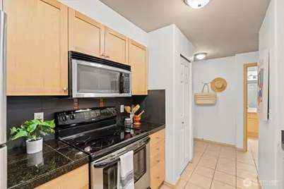 9057 Greenwood Avenue N #306, Seattle, WA 98103 - Photo 4