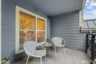9057 Greenwood Ave N, Seattle, WA 98103 - Photo 16