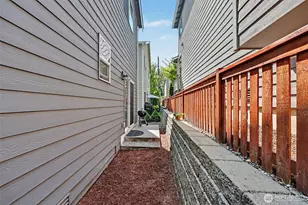 2704 S 120th Pl, Burien, WA 98168 - Photo 30