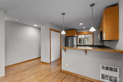 4346 7th Avenue NE #A, Seattle, WA 98105 - Photo 8