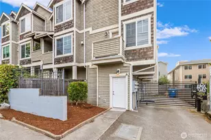 4346 7th Ave NE, Seattle, WA 98105 - Photo 2