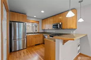 4346 7th Ave NE, Seattle, WA 98105 - Photo 10