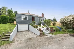 9417 44th Pl NE, Seattle, WA 98115 - Photo 2