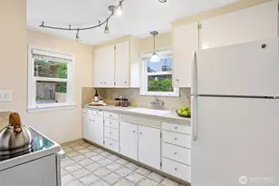 9417 44th Pl NE, Seattle, WA 98115 - Photo 14