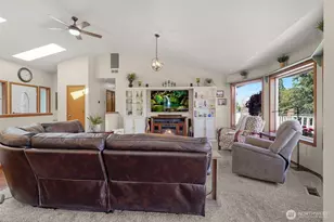 6969 Vickery Ave E, Tacoma, WA 98443 - Photo 8