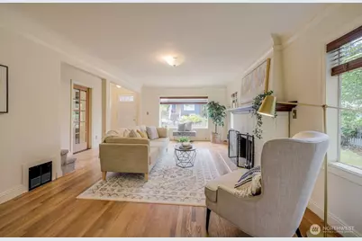 2623 39th Avenue SW, Seattle, WA 98116 - Photo 4