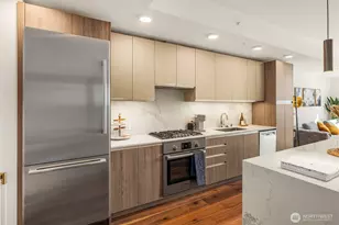 800 Columbia St, Seattle, WA 98104 - Photo 4