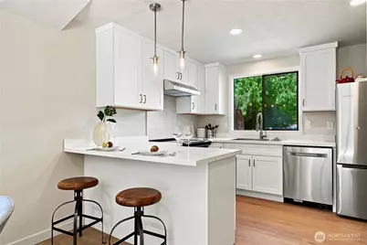 13430 33rd Place W #Unit B, Lynnwood, WA 98087 - Photo 8