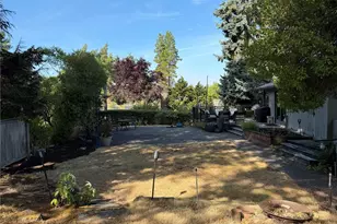 9022 NE 41st St, Yarrow Point, WA 98004 - Photo 14