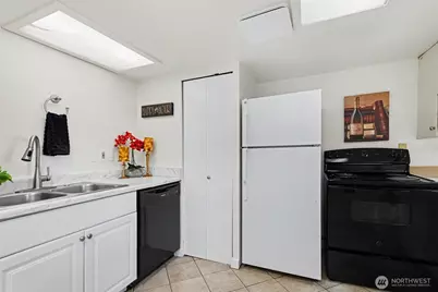2618 NE 9th St, Renton, WA 98056 - Photo 10