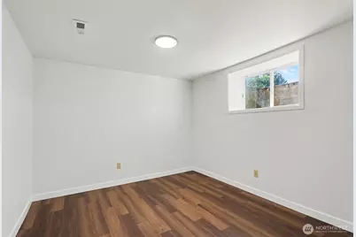 2618 NE 9th St, Renton, WA 98056 - Photo 18