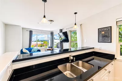 524 6th Avenue W #302, Seattle, WA 98119 - Photo 8