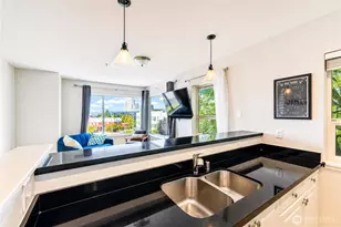 524 6th Ave W, Seattle, WA 98119 - Photo 8