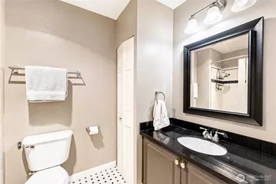 524 6th Avenue W #302, Seattle, WA 98119 - Photo 12