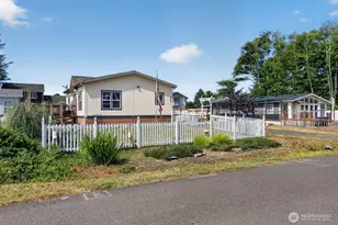 505 Chenois Ave SE, Ocean Shores, WA 98569 - Photo 2
