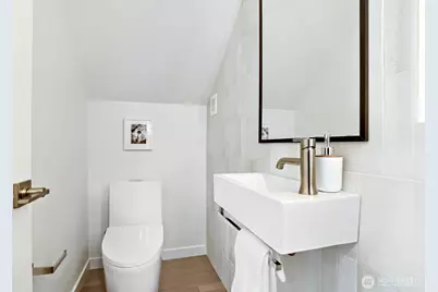 811 NE 90th Street, Seattle, WA 98115 - Photo 10