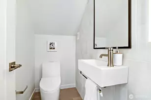 811 NE 90th St, Seattle, WA 98115 - Photo 10