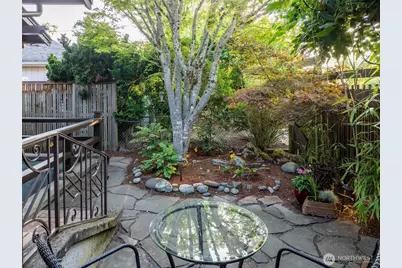 325 NW 74th Street, Seattle, WA 98117 - Photo 38