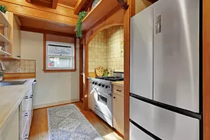 325 NW 74th St, Seattle, WA 98117 - Photo 18