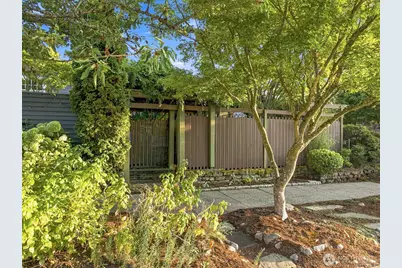 325 NW 74th Street, Seattle, WA 98117 - Photo 2