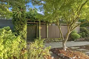 325 NW 74th St, Seattle, WA 98117 - Photo 2
