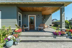 1118 4th St, Anacortes, WA 98221 - Photo 4