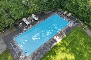 22011 NE 27th Pl, Sammamish, WA 98074 - Photo 32