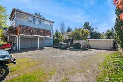 318 3rd Avenue S, Edmonds, WA 98026 - Photo 2