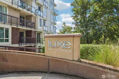 500 5th Avenue W #601, Seattle, WA 98119 - Photo 2