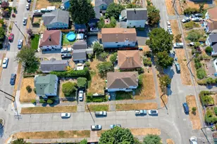 3002 21st Ave S, Seattle, WA 98144 - Photo 2