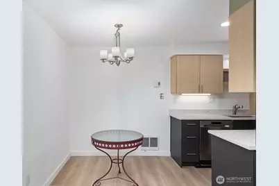 7064 35th Avenue NE #2, Seattle, WA 98115 - Photo 10