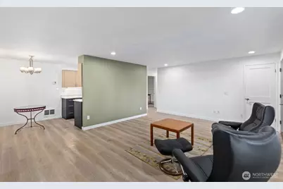 7064 35th Avenue NE #2, Seattle, WA 98115 - Photo 8