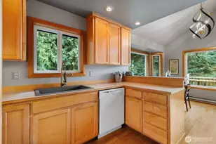 223 Huckleberry Pl, Port Townsend, WA 98368 - Photo 10
