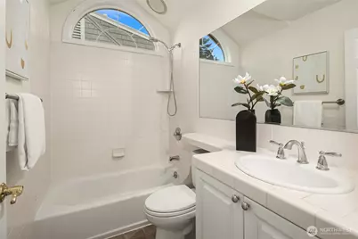 6816 51st Avenue NE, Seattle, WA 98115 - Photo 26