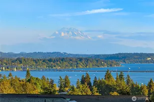 6816 51st Ave NE, Seattle, WA 98115 - Photo 2