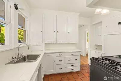 1703 NE 73rd Street, Seattle, WA 98115 - Photo 12