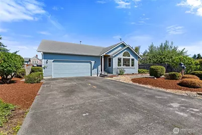 307 Champion Street, Steilacoom, WA 98388 - Photo 2