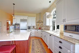 1009 Kingswood Dr, Camano Island, WA 98282 - Photo 16